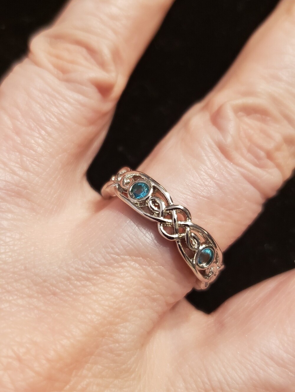 NEW Silver Celtic Knot Design Ring W/ Aquamarine Stones In A Bezel Set, Sz 8.5.